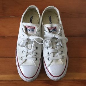 White Converse Chuck Taylor low-top All Stars